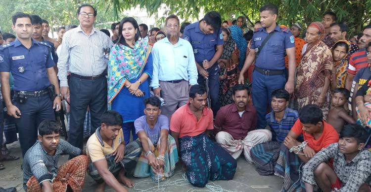 রাজবাড়ীতে ইলিশ ধরায় ২৩ জেলের কারাদণ্ড