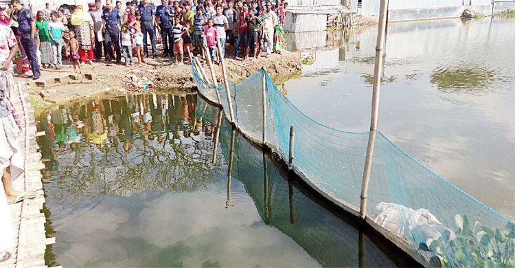 দৌলতদিয়া যৌনপল্লীর পাশে যুবকের বস্তাবন্দি মরদেহ