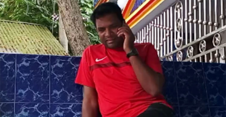 সাংবাদিকের মাথায় পিস্তল ঠেকিয়ে হুমকি