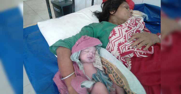 পাগলির সন্তানকে বুকে নিতে চায় সবাই