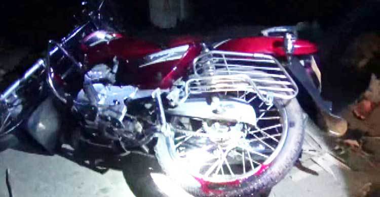 ট্রাকে ধাক্কা লেগে প্রাণ গেল মোটরসাইকেল চালকের