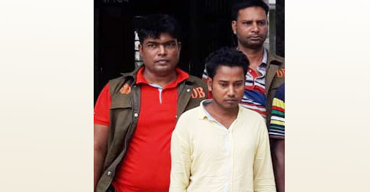 স্কুলব্যাগে মিলল ৮টি শাটার গান