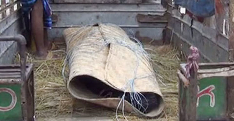 লাশ দেখে শিউরে উঠলেন সবাই