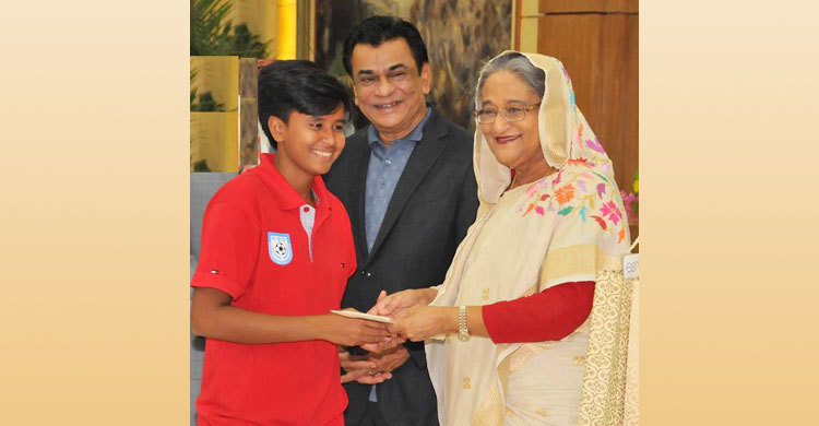 প্রধানমন্ত্রীর উপহার দেয়া টাকা দিয়ে ২০ কাঠা জমি কিনবেন তহুরা