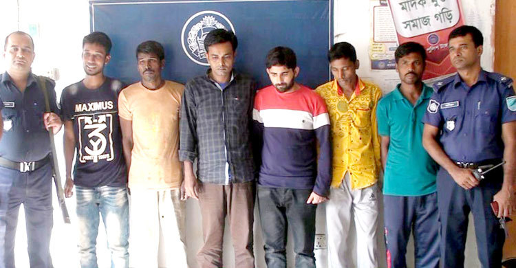 টাঙ্গাইলে ডাকাতির প্রস্তুতিকালে আটক ৬