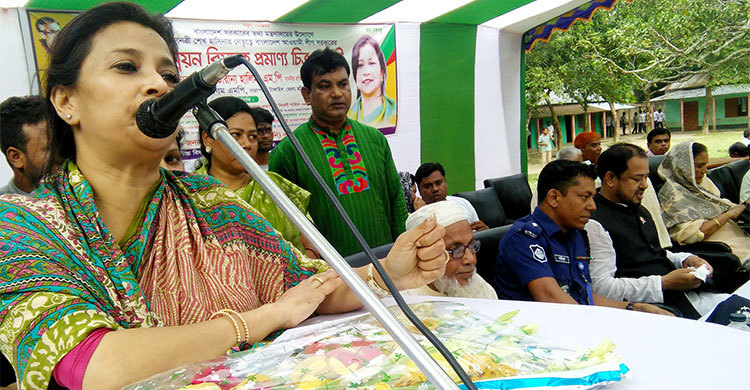 কেউ ঘুষ চাইলে ধরে পুলিশে দেবেন : তারানা হালিম