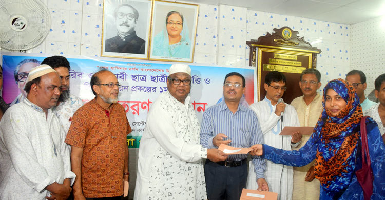 রাজশাহীর জেলা পরিষদের বৃত্তি পেলেন ৩৫৭ শিক্ষার্থী