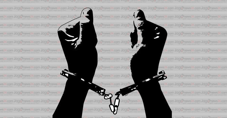 সাভারে ৩১১ বোতল ফেনসিডিলসহ মাদক ব্যবসায়ী আটক