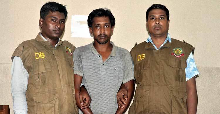 চট্টগ্রামে বিদেশি পিস্তল-গুলিসহ যুবক আটক