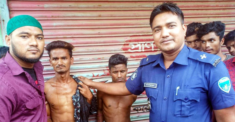 কক্সবাজারে ছিনতাইকালে ডিপজল ও আবছার আটক