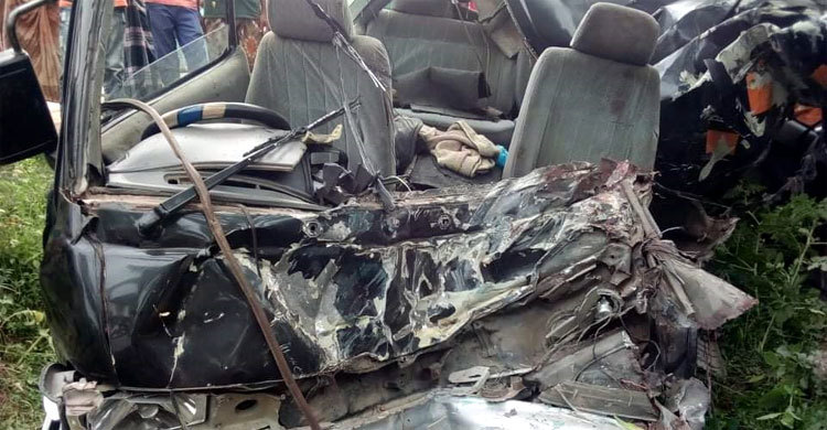 বাগেরহাটে আজও সড়কে গেল দুই প্রাণ