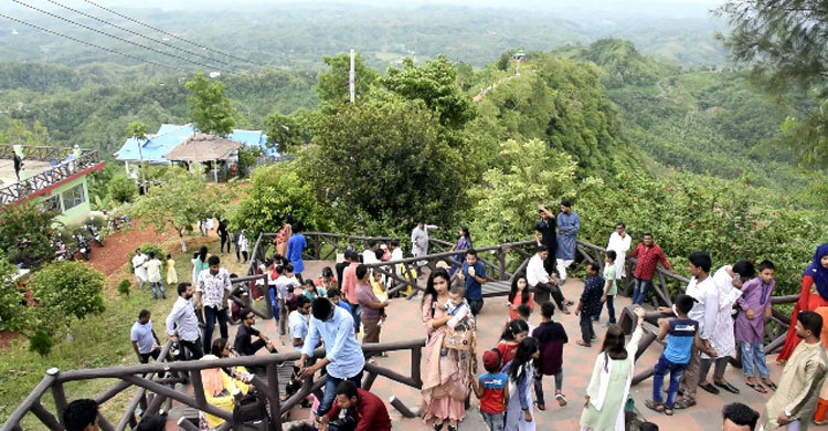 পর্যটকে মুখর বান্দরবান