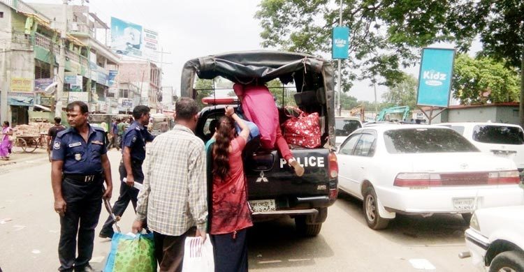 ভারতে জেল খেটে দেশে ফিরলেন দুই তরুণীসহ তিনজন