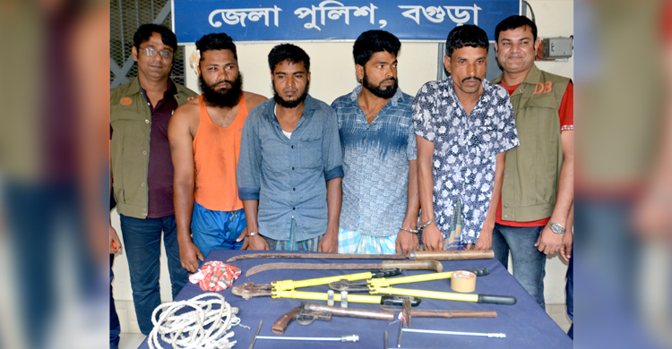 বগুড়ায় যানবাহনে একদল ডাকাতের প্রস্তুতি ভেস্তে দিল পুলিশ