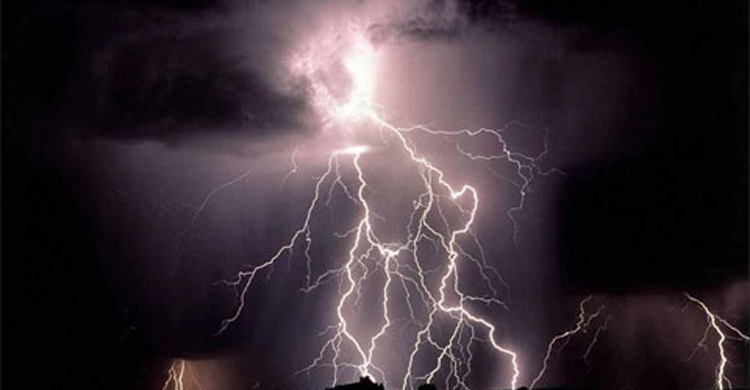 বজ্রপাতে বড় ভাই নিহত, ছোট ভাই আহত