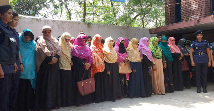 গোপন বৈঠক থেকে জামায়াতের ৪৮ নারী নেত্রী আটক