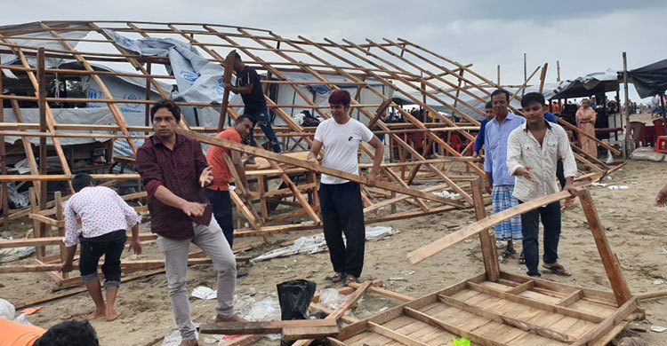 সৈকত থেকে ৩০টি দোকান উচ্ছেদ