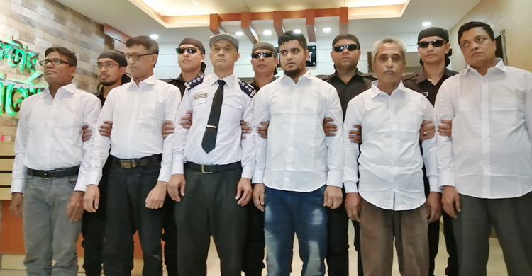 কাস্টমস কর্মকর্তা সেজে প্রতারণা : গ্রেফতার ৬ জন রিমান্ডে