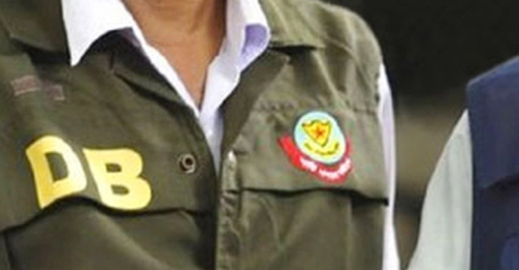 ডিবি পরিচয়ে ব্যবসায়ীকে অপহরণ