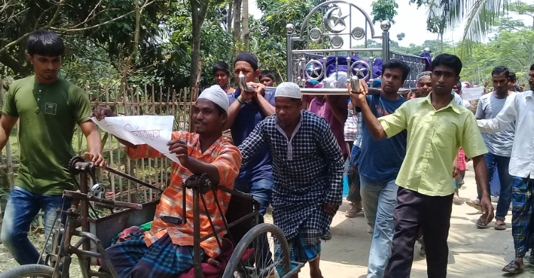 শ্বশুরের কুপ্রস্তাব ছেলেকে বলে দেয়ায় জীবন গেল গৃহবধূর