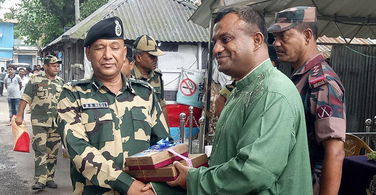 ঈদে বিজিবি-বিএসএফের শুভেচ্ছা বিনিময়