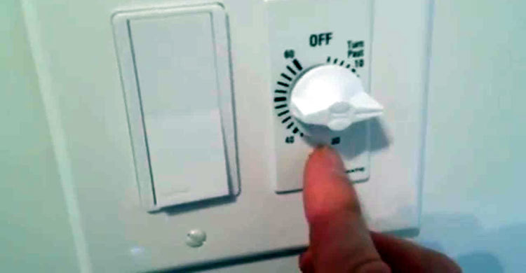 ফ্যানের সুইচ দিতেই মেঝেতে লুটিয়ে পড়লেন শিক্ষক