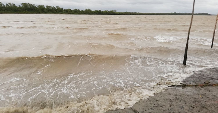 Cyclone Fani weakens as maritime signals lowered to 3