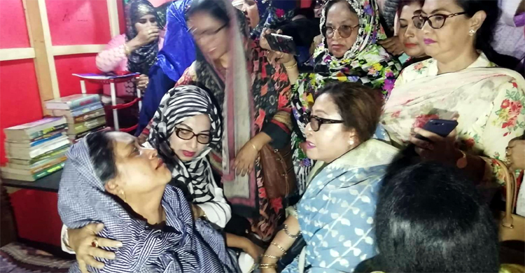 নুসরাতের পরিবারকে ১ লাখ টাকা দিলেন আফরোজা আব্বাস