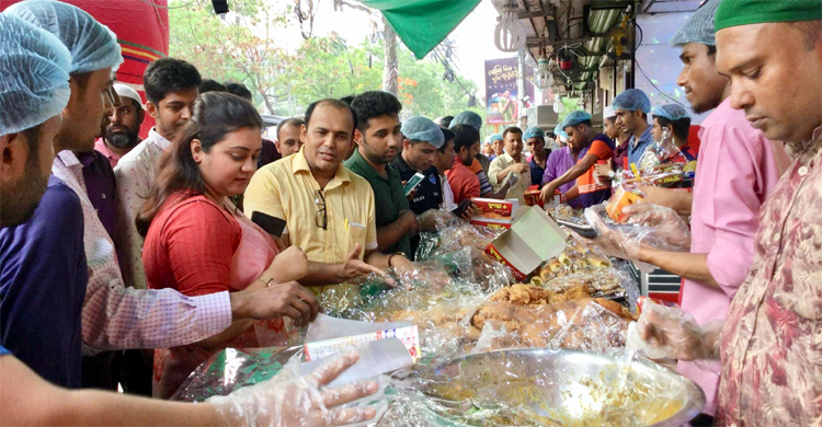 ইফতারে ভেজাল, ৩ খাবার হোটেলকে জরিমানা