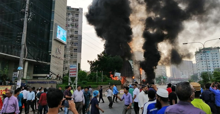 Fire at Kalyanpur petrol pump