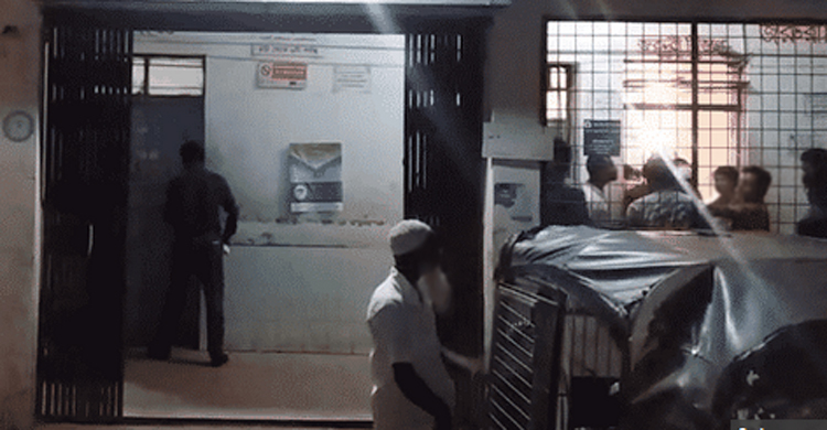 ৬ বছরের এতিম শিশুকে ধর্ষণ