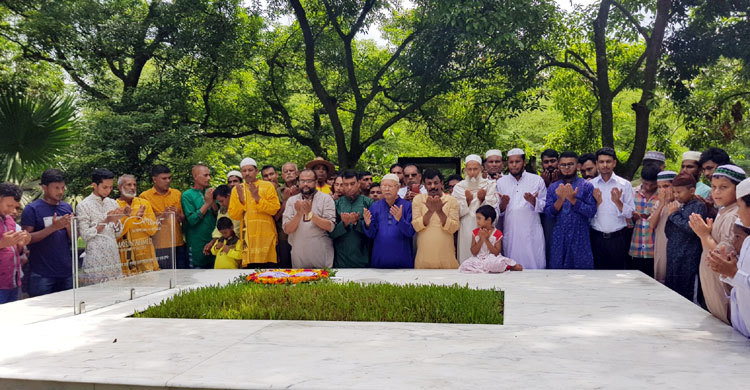 নুহাশপল্লীতে নানা আয়োজনে হুমায়ূন স্মরণ