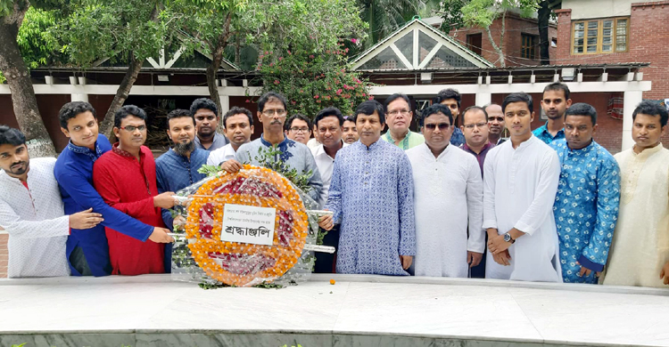 বঙ্গবন্ধুর সমাধিতে বশেফমুবিপ্রবি উপাচার্যের শ্রদ্ধা