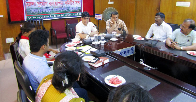 ঘূর্ণিঝড় ‘ফণীর’ কারণে সরকারি কর্মচারীদের ছুটি বাতিল