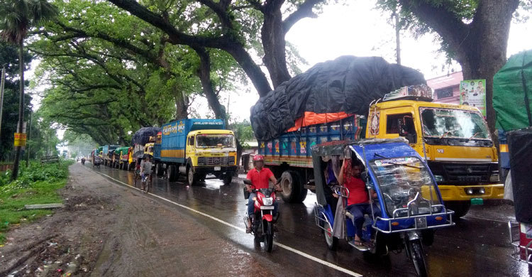 ঝিনাইদহ-যশোর মহাসড়কে দীর্ঘ যানজট
