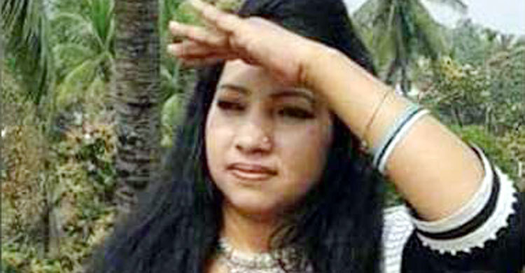 বাসের চাকায় পিষ্ট হয়ে কলেজ শিক্ষিকা নিহত