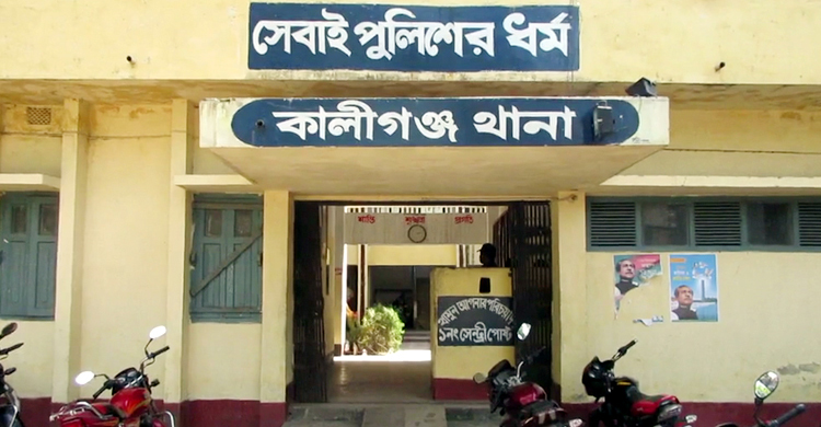 প্রেম করে বিয়ে, দু’মাস পরেই স্ত্রীকে গলা কেটে হত্যা