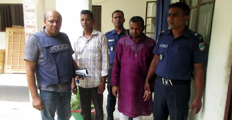 পুলিশের চাকরি পাইয়ে দেয়ার প্রলোভন, দুই প্রতারক আটক