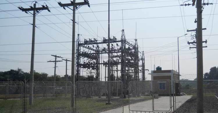 ঘুষ নিয়েও বিদ্যুৎ না দেয়ায় কর্মকর্তাদের অবরুদ্ধ