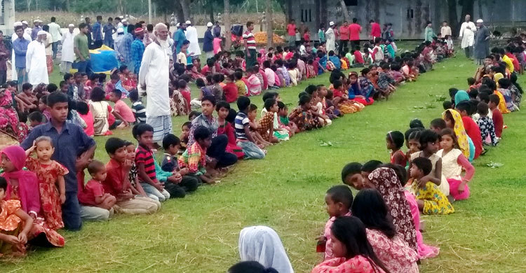 ইফতারে যেখানে শিশুদের মিলনমেলা