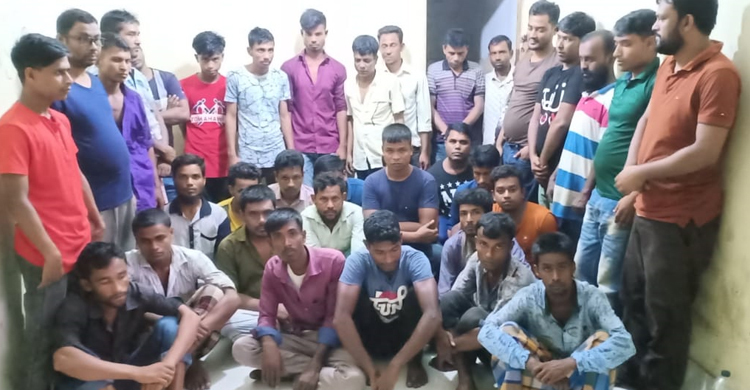 সিলেটে ৩৪ জুয়াড়ি আটক