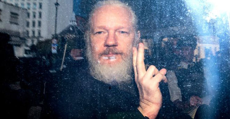 Julian Assange: Sweden to announce decision on rape case