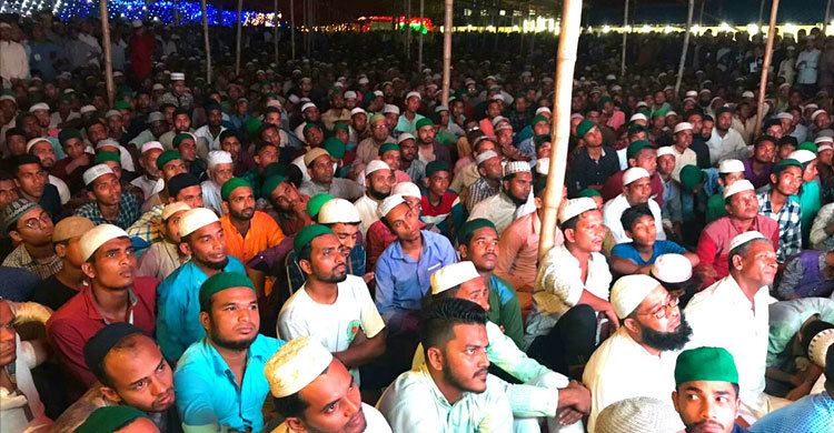 কাগতিয়া শরীফে মিরাজুন্নবী ও সালানা ওরছ পাকে মুসল্লিদের ঢল