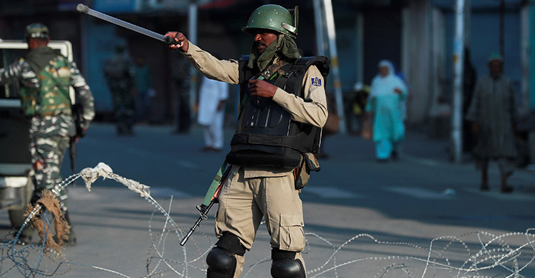 India increases restrictions in Kashmir ahead of protests