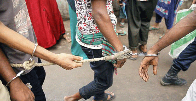 11,000 held after wave of killings