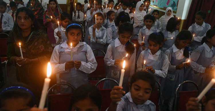 2 Muslim brothers were Sri Lanka hotel suicide bombers: Sources