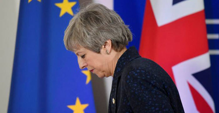 Theresa May says she will step down on June 7