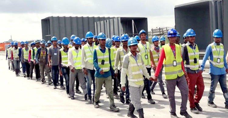 পায়রা তাপবিদ্যুৎ কেন্দ্রে কাজে যোগ দিয়েছেন বাঙালি শ্রমিকরা