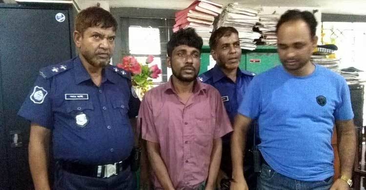 লক্ষ্মীপুরে ইয়াবাসহ আ.লীগ নেতা গ্রেফতার