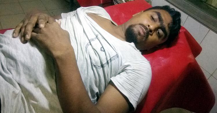 ঠিকাদারকে পেটালেন ইউপি চেয়ারম্যান